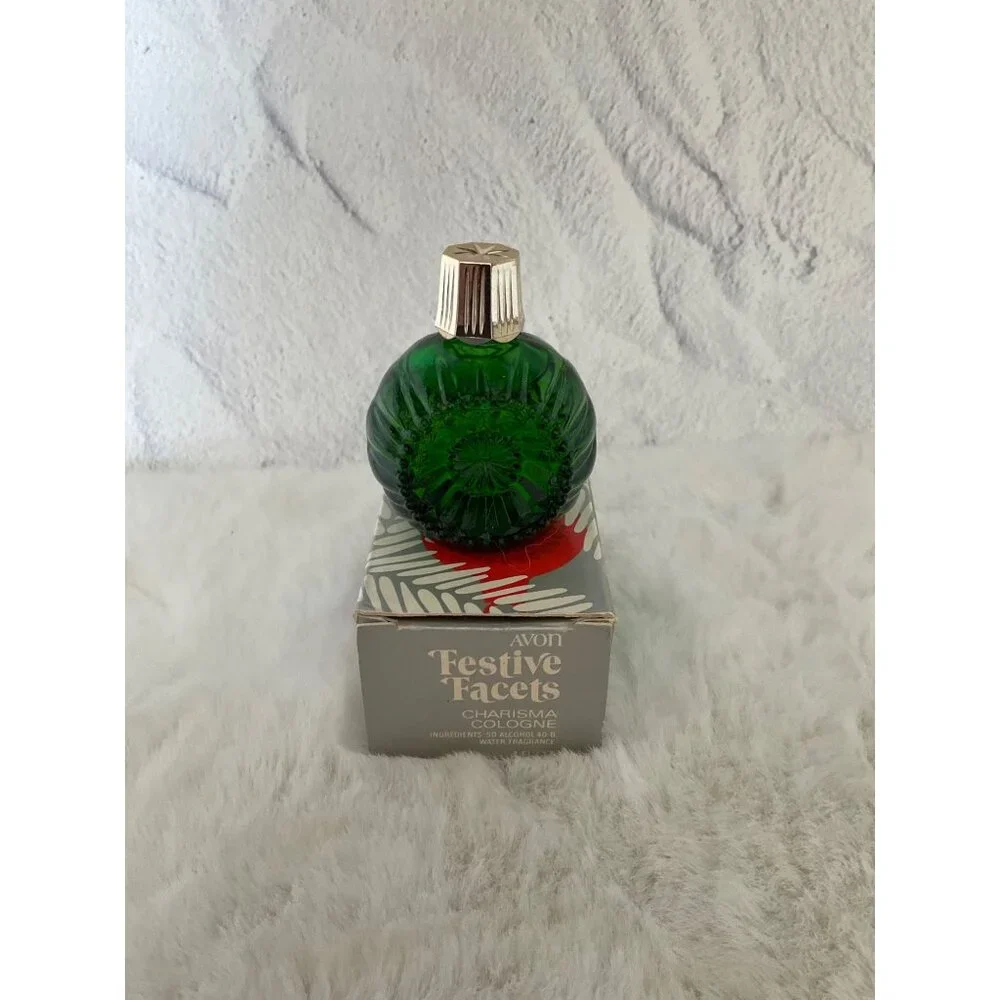 AVON Vintage Festive Facets Charisma Cologne FULL Holiday